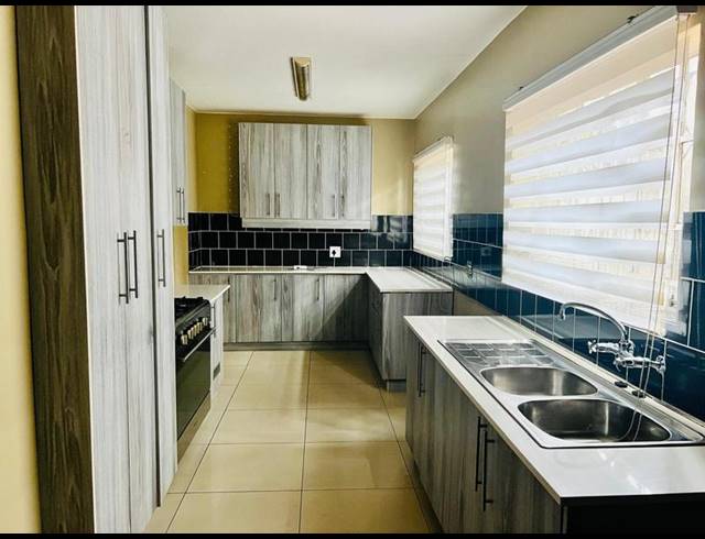 4 BEDROOM TOWNHOUSE FOR SALE IN NORKEM PARK